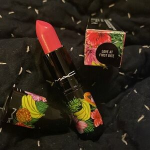 MAC: Fruity Juicy Collection: Amplified Crème Lipstick: Love at First Bite🌺New!